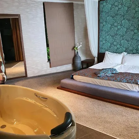 Отель Regina Maria Design 4*